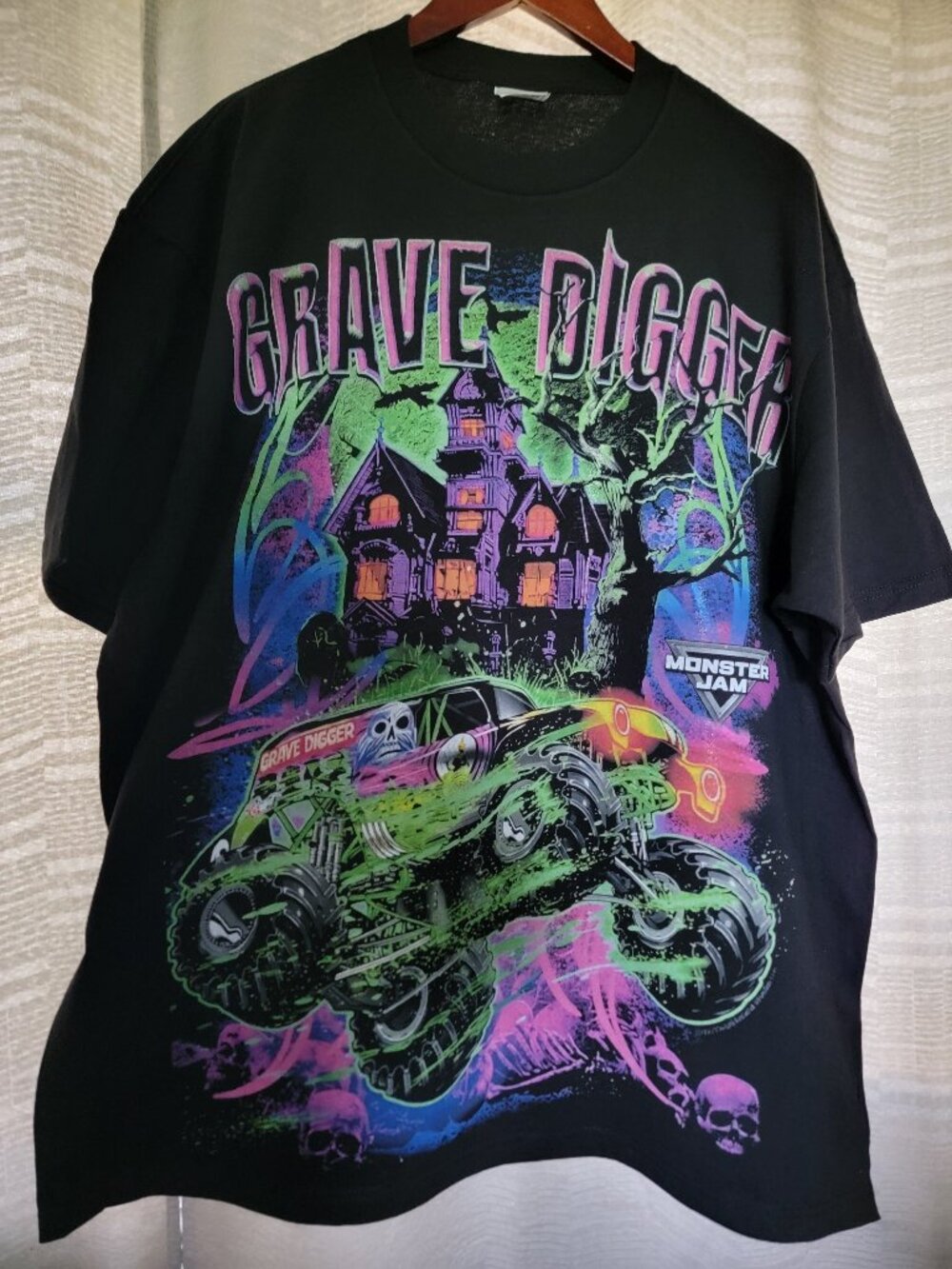 GRAVE DIGGER MONSTER JAM On SHAKA HEAVYWEIGHT T Shirt modern